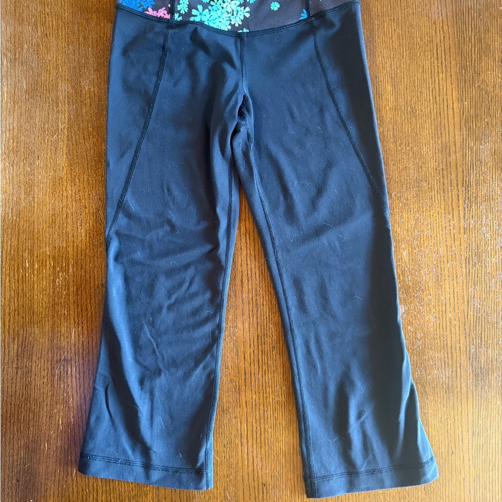 Lululemon split hem Black capris